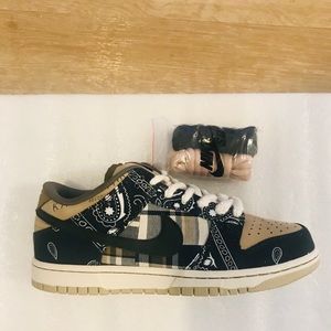 Nike SB Dunk Low PRM QS